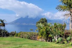 Vue sur lac de notre emplacement au camping chez Pierre : Le San Pedro !