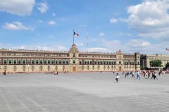 Le Zocalo,  une des plus grande place du monde