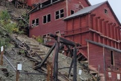 Les bâtiments abandonnés de la mine